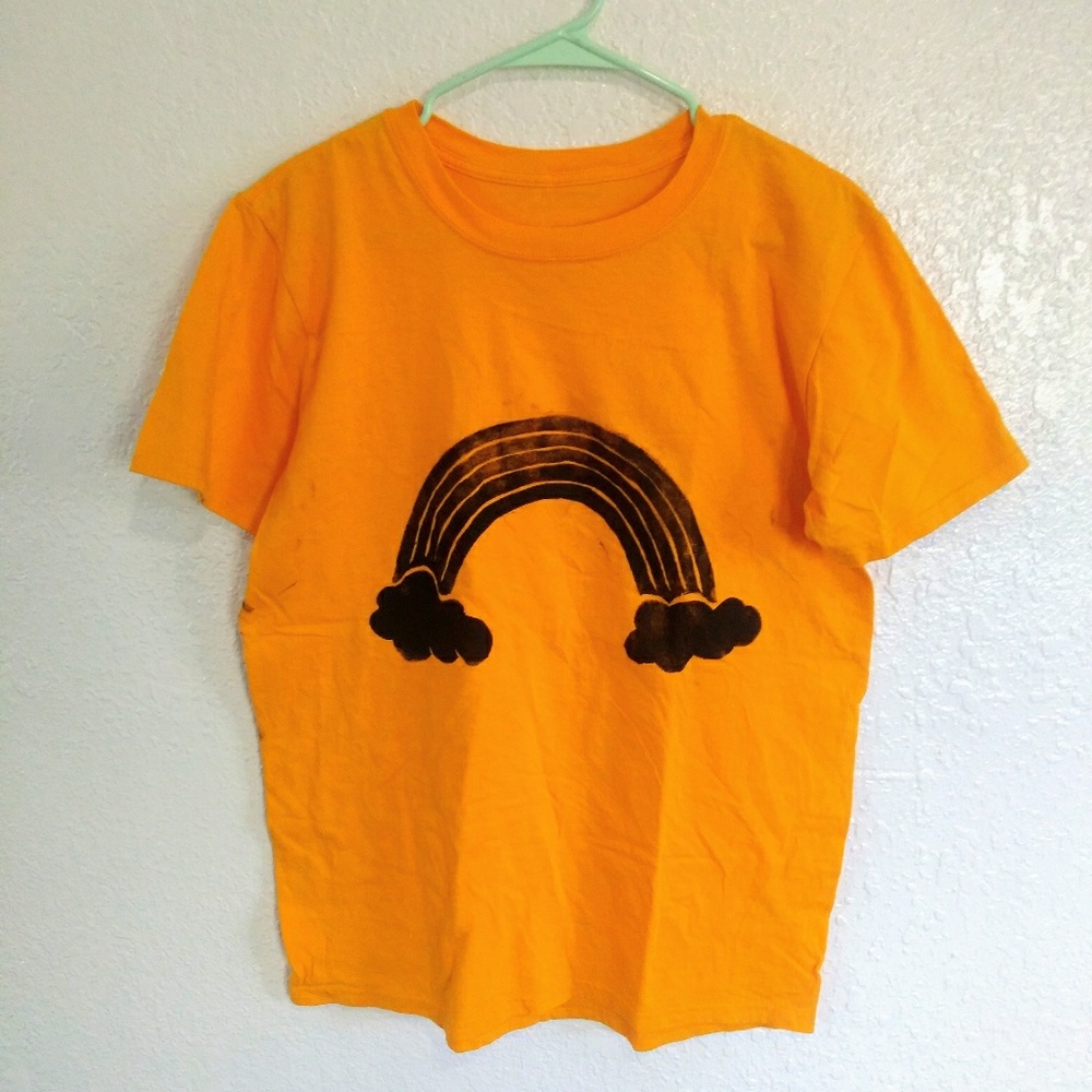[ hand-printed black rainbow t shirt ]